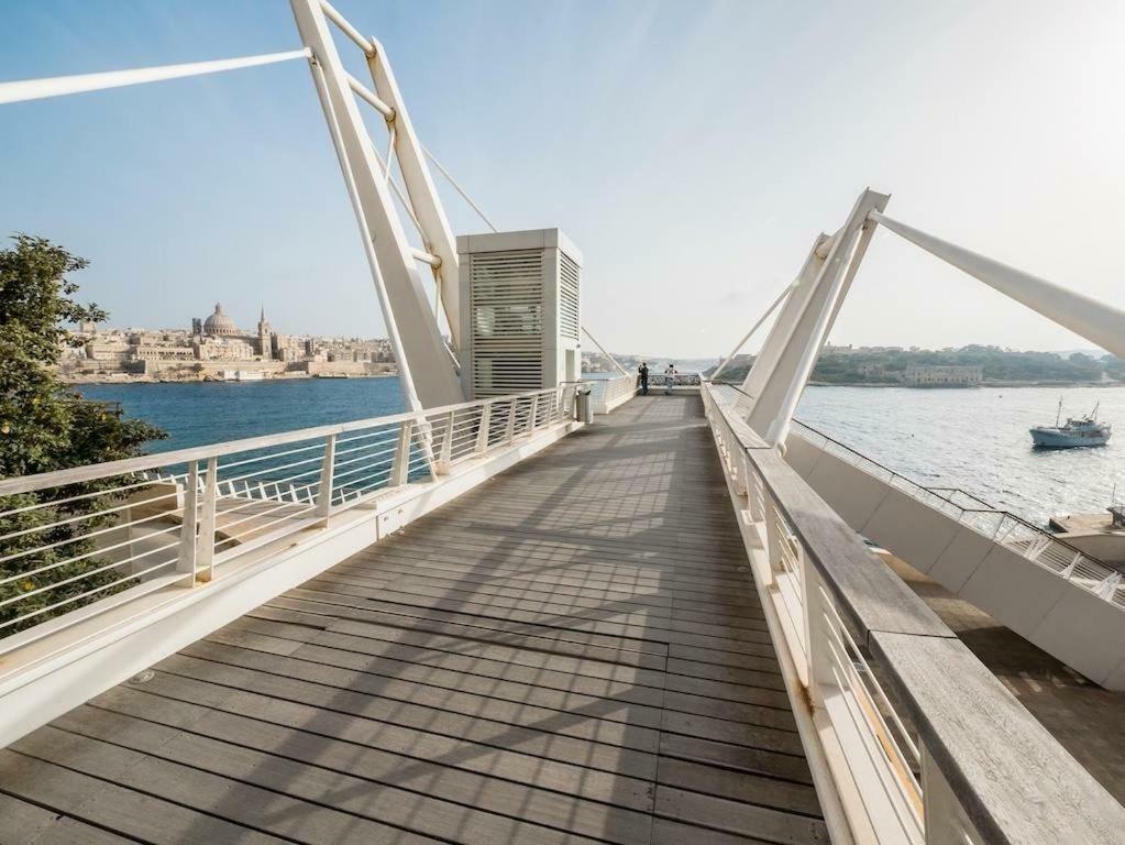 Gorgeous Apartment With Terrace In Fort Cambridge, Pool سليمة المظهر الخارجي الصورة