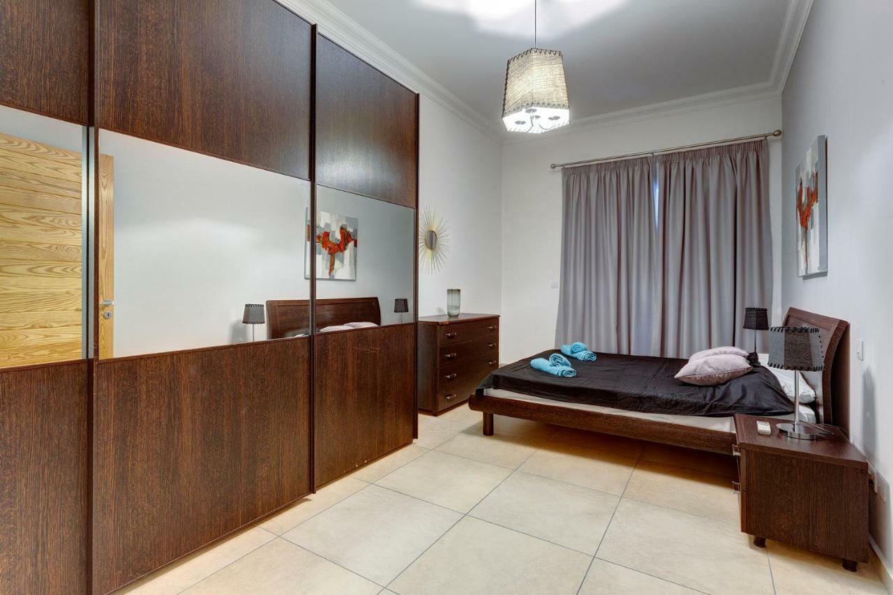 Gorgeous Apartment With Terrace In Fort Cambridge, Pool سليمة المظهر الخارجي الصورة